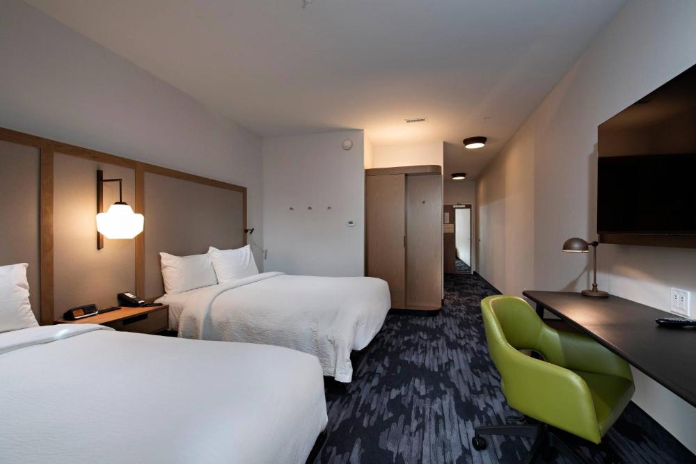 Queen Room with Two Queen Beds - Communication Assistance interior